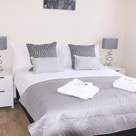 The Salford Apartment สต็อกพอร์ต ภายนอก รูปภาพ