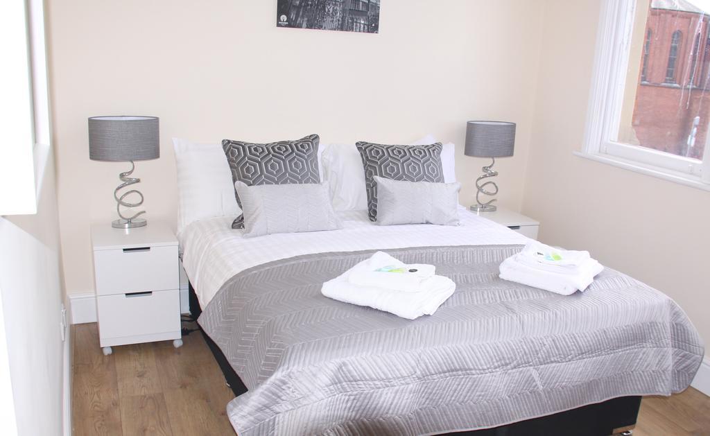 The Salford Apartment สต็อกพอร์ต ภายนอก รูปภาพ