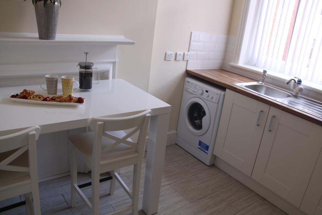 The Salford Apartment สต็อกพอร์ต ภายนอก รูปภาพ